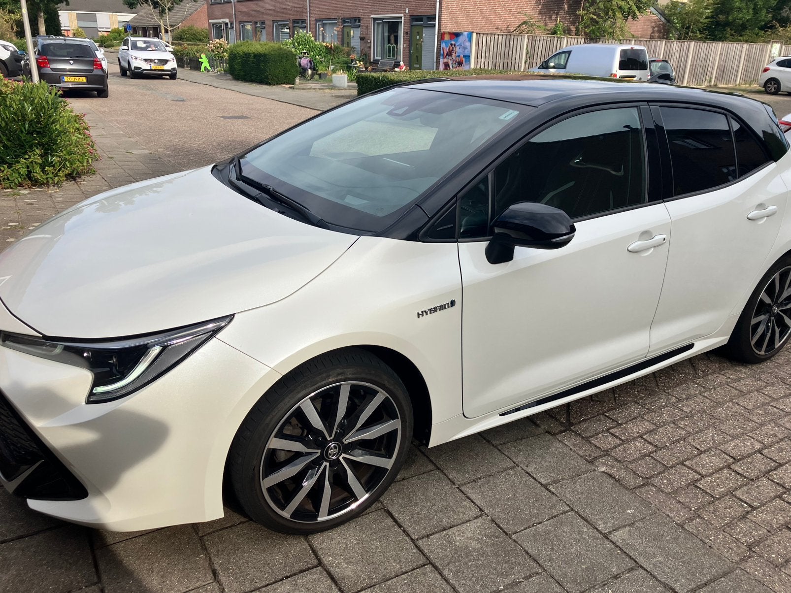 Toyota Corolla 2.0 Hybrid 180pk CVT 2020 Wit, 450 kg, 750 kg, 4 cilinders, Corolla