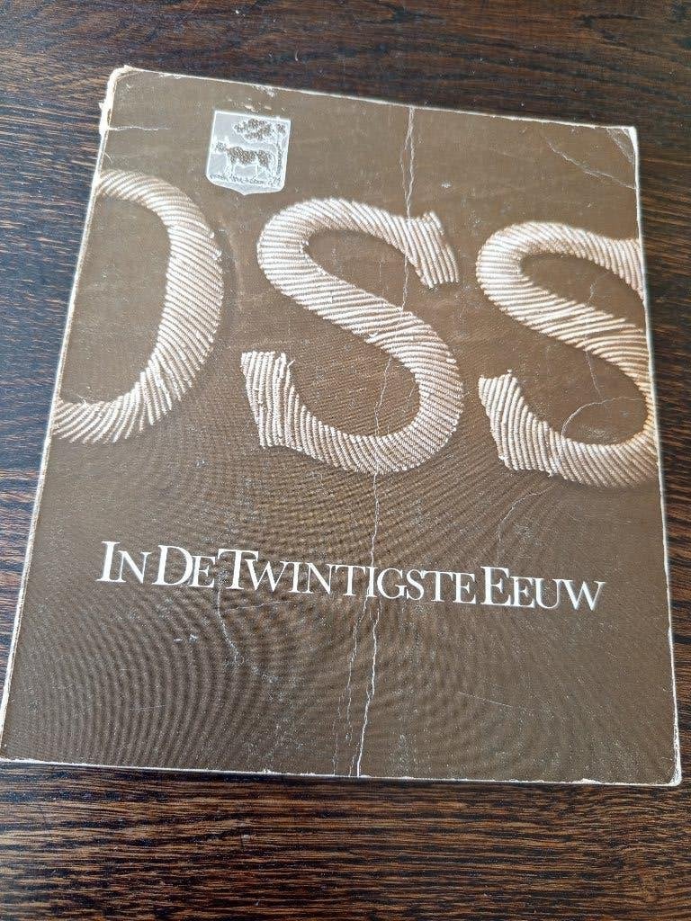 Oss in de Twintigste Eeuw - Historisch Boek, Boeken, Ophalen of Verzenden, 20e eeuw of later, Gelezen, Onbekend