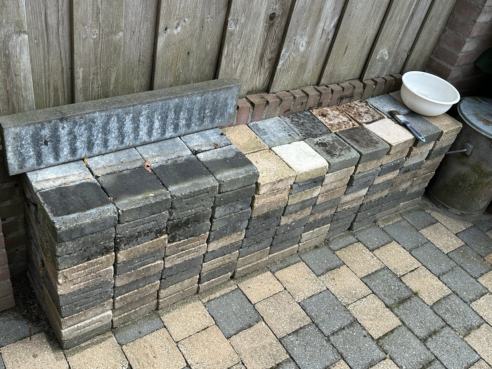 215 trommelstenen 15x15 cm, totaal 4.8 m2, Tuin en Terras, Ophalen, Gebruikt, Klinkers, Minder dan 5 m²