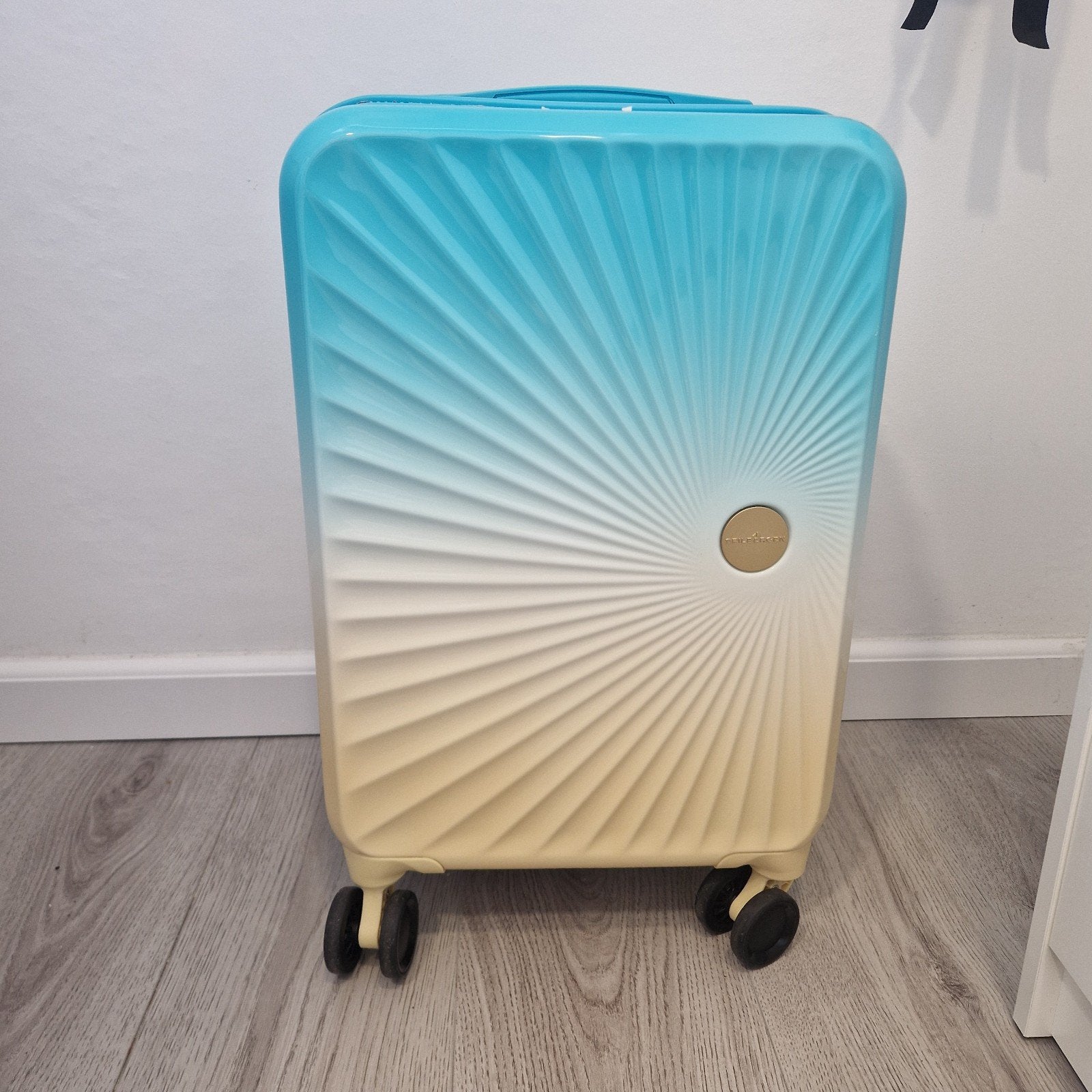 Action carry-on koffer 30L, Ophalen, Hard kunststof, Slot, Minder dan 50 cm
