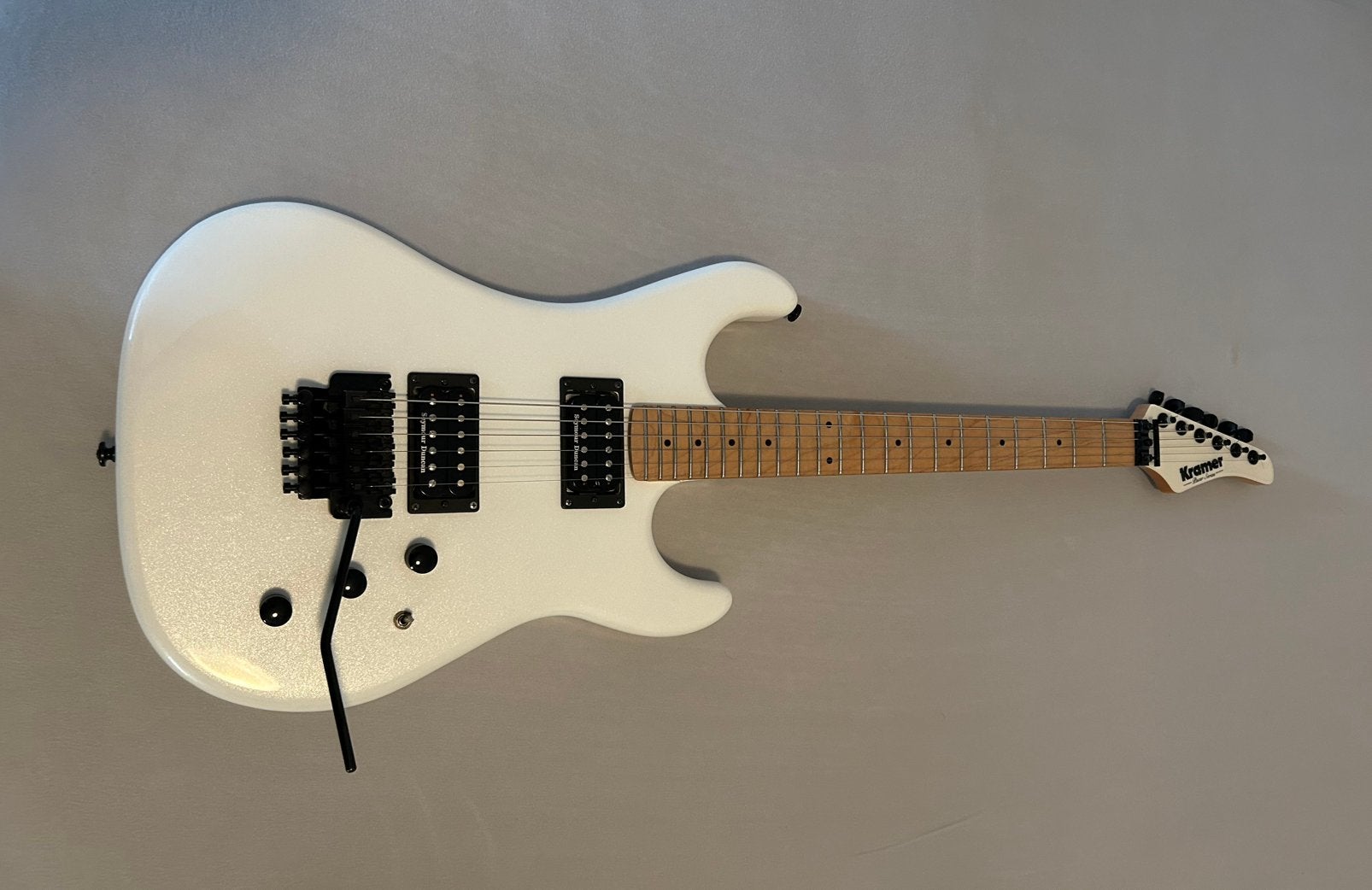 Kramer peacer VINTAGE pearl white. voor evh en 80,s geluid., Ophalen, Zo goed als nieuw, Solid body, Overige merken