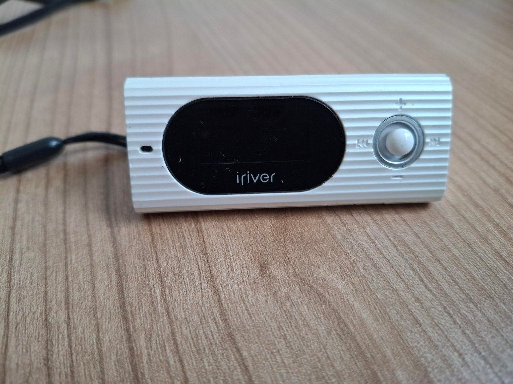 IRIVER T60 mp3 speler 4GB met hoesje, Gebruikt, Overige kleuren, Mini, Ophalen of Verzenden