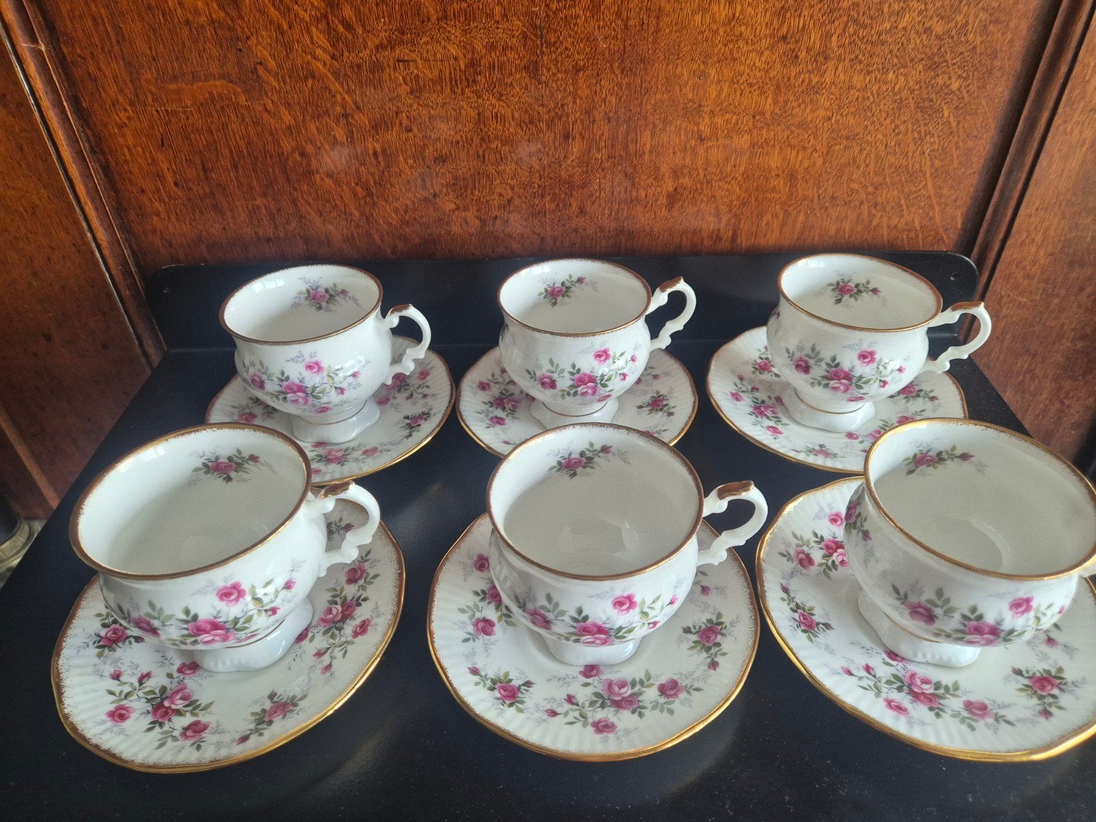 Elisabethan fine bone china porselein, Ophalen of Verzenden, Zo goed als nieuw, Porselein, Kop en/of schotel