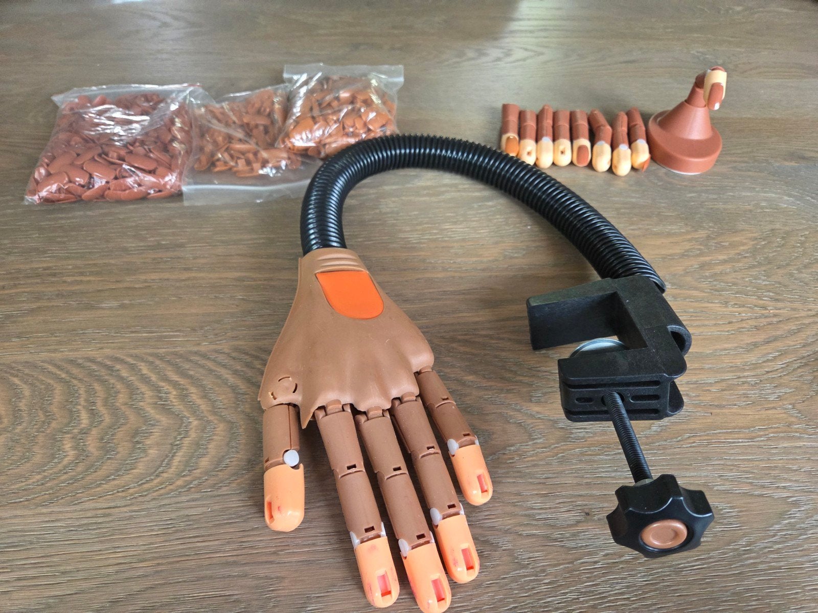 Oefenhand nagelstyliste, Ophalen of Verzenden, Zo goed als nieuw, Overige kleuren, Handen en Nagels