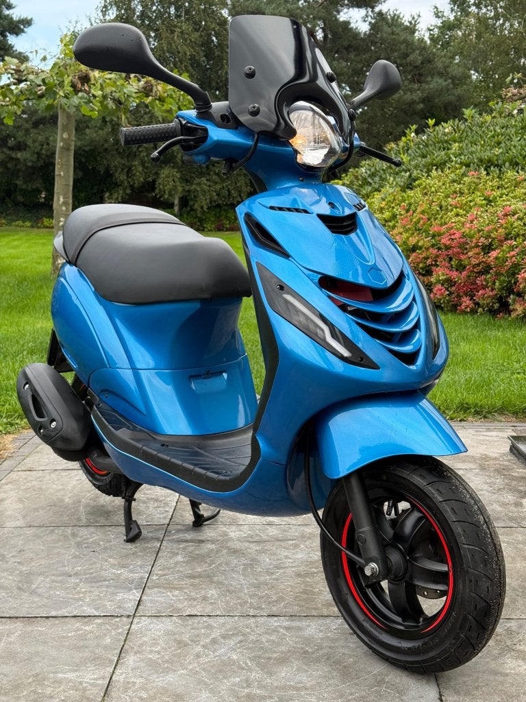 ⭐️Piaggio zip 2022 Brom Custom 6238 Km UNIEK⭐️, Fietsen en Brommers, Niet ingevuld, Niet ingevuld, Niet ingevuld
