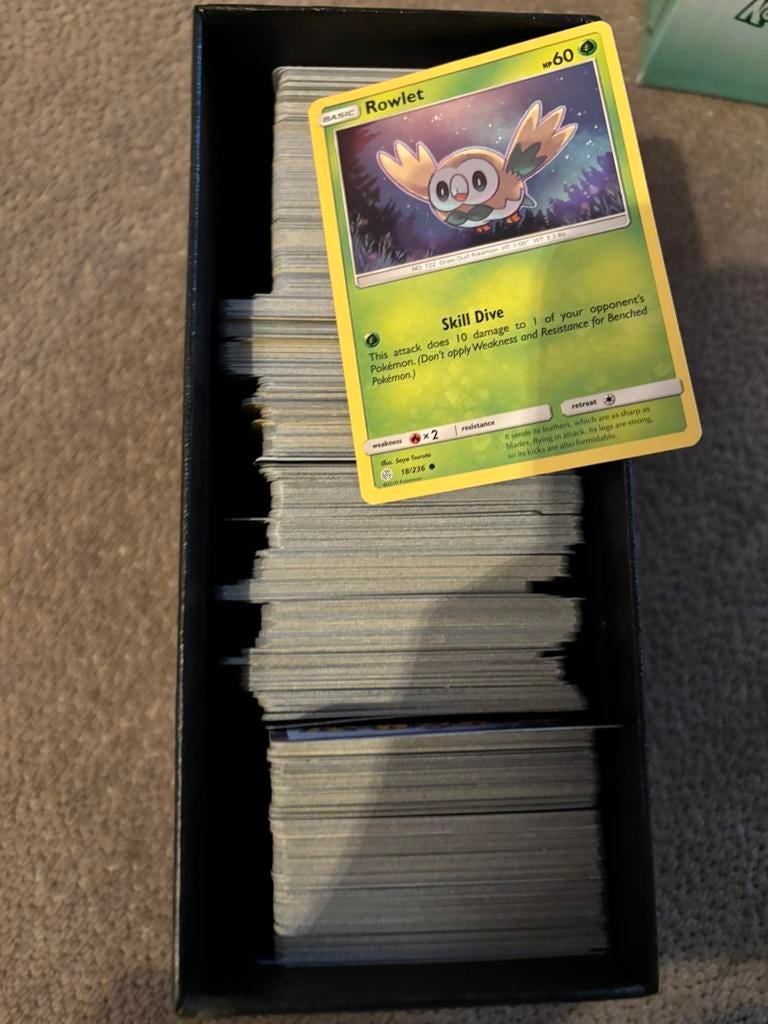 Box vol normale pokemon kaarten, Ophalen, Zo goed als nieuw