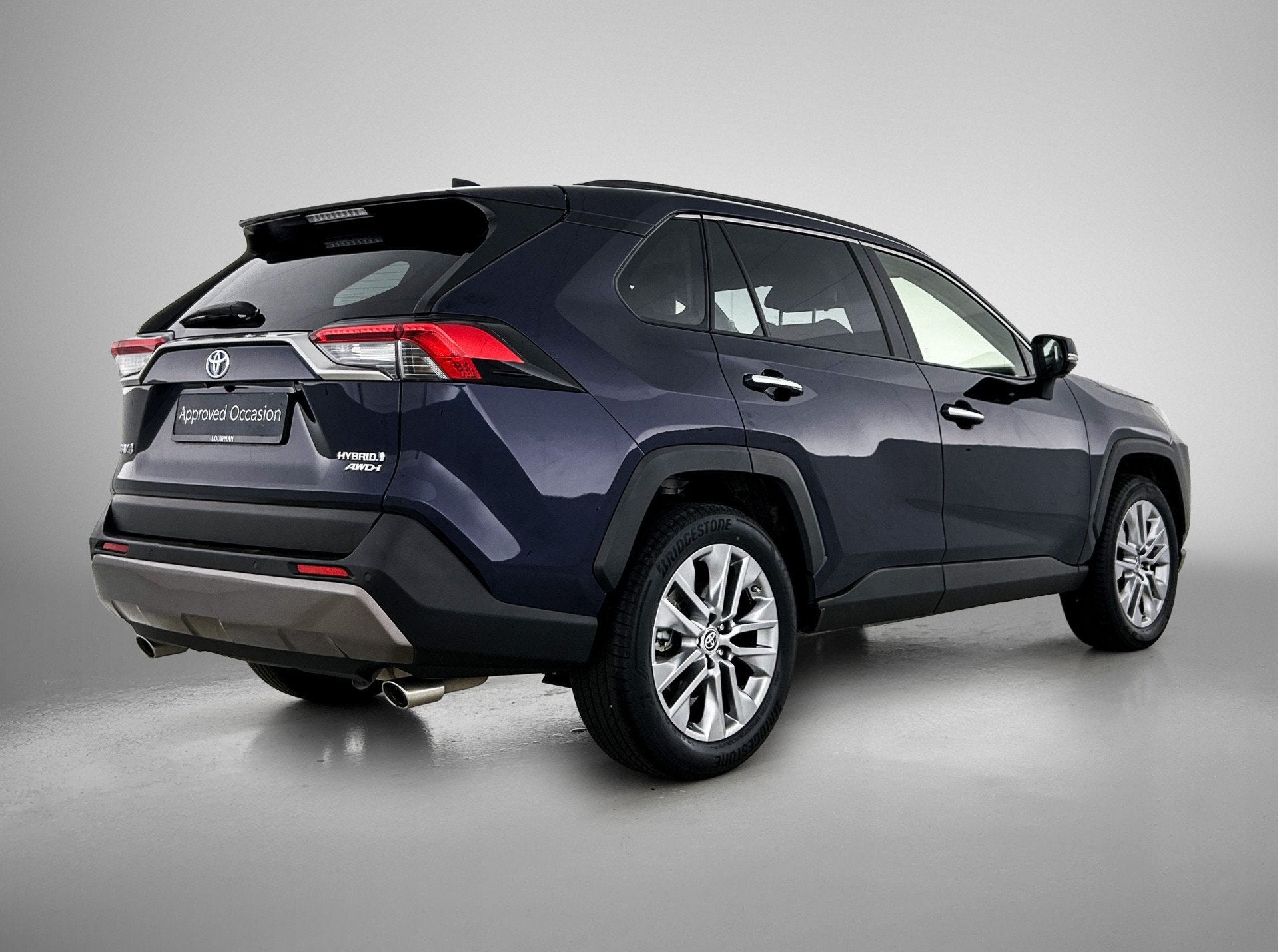 Toyota RAV4 2.5 Hybrid AWD Executive (bj 2023, automaat), 12 maanden, Gebruikt, Zwart, 4 cilinders