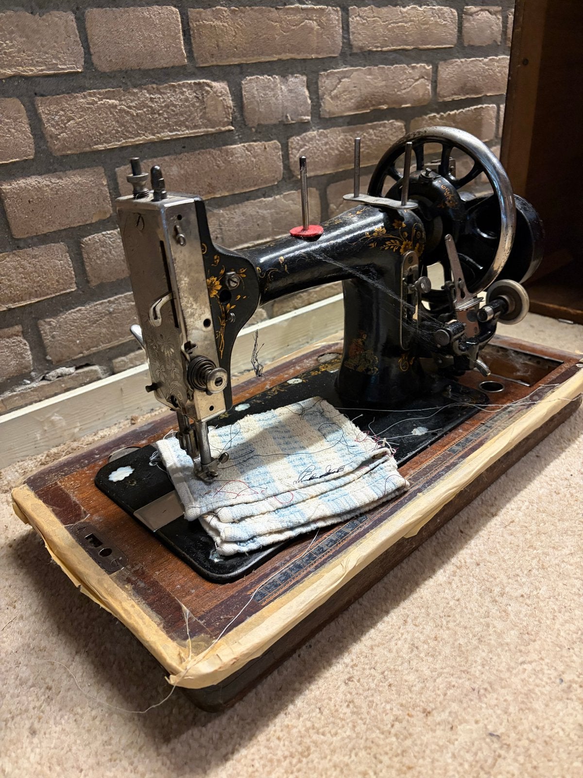 Antieke Wilhelmina Naaimachine met Houten Kist, Ophalen