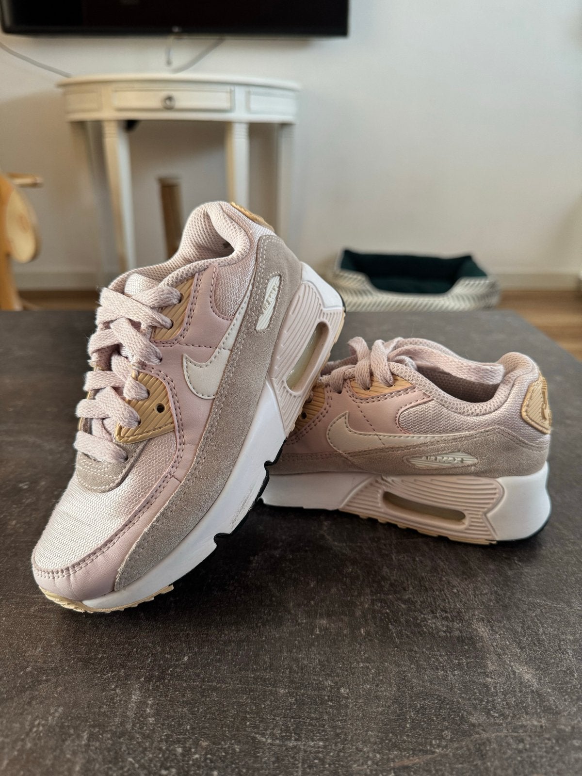 Nike Air Max 90 Roze Sneakers Maat 31.5, Ophalen, Zo goed als nieuw, Jongen of Meisje, Sportschoenen