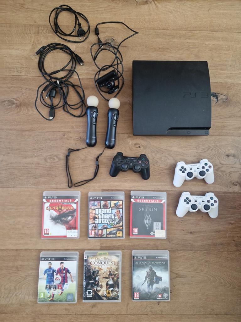 PlayStation 3 Slim met 2 controllers, PS Move en 6 games, Avontuur en Actie, Gebruikt, Vanaf 18 jaar, 2 spelers