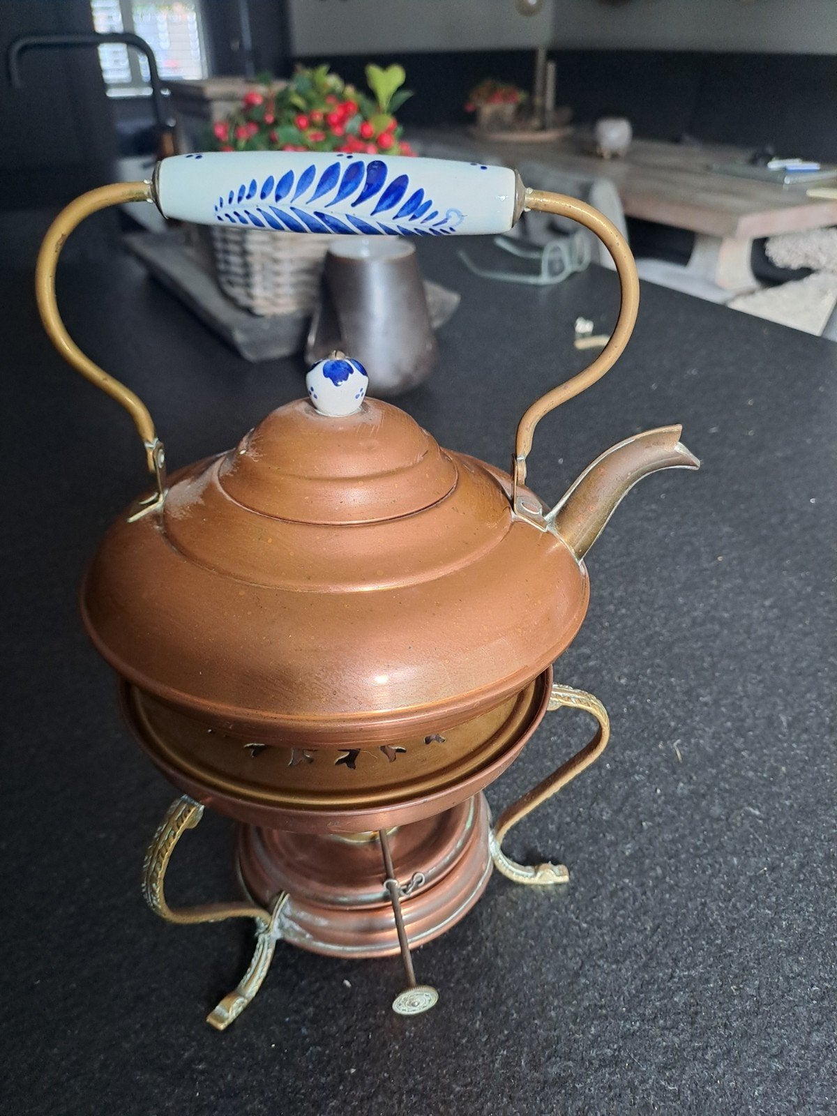 Antieke koperen theepot met Delfts blauw handvat, Ophalen of Verzenden, Koper