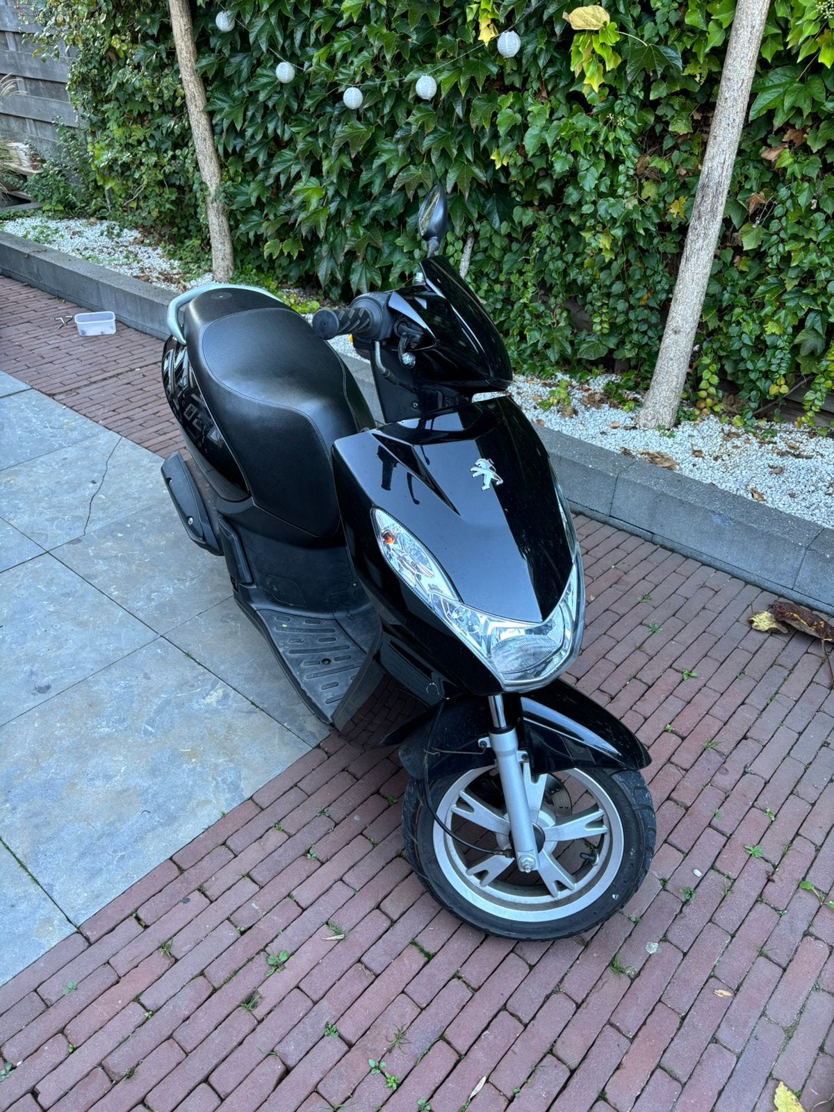 Peugeot kisbee 2017, Ophalen, Zo goed als nieuw, Benzine, Overige modellen