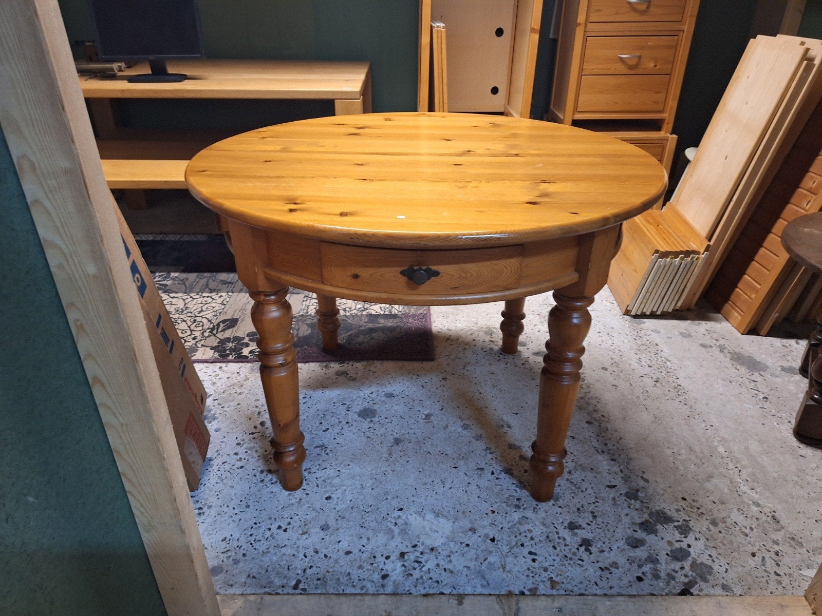 Eettafel tafel rond grenen massief lades, Ophalen, Gebruikt, Rond, Modern