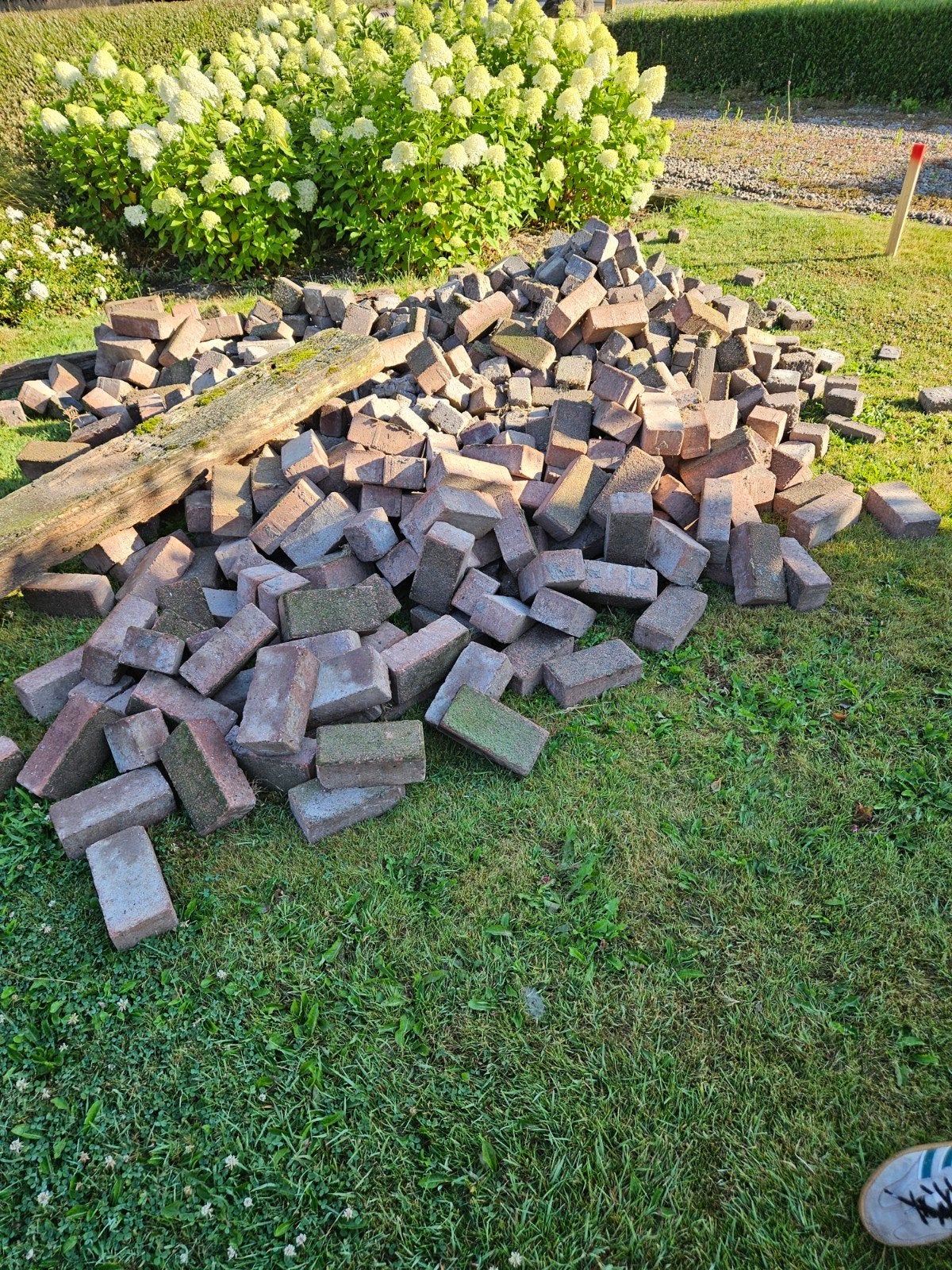 Bestrating gratis- afhalen Witmarsum ongeveer 20m2, Tuin en Terras, Grind, Keien en Split, Ophalen, Gebruikt