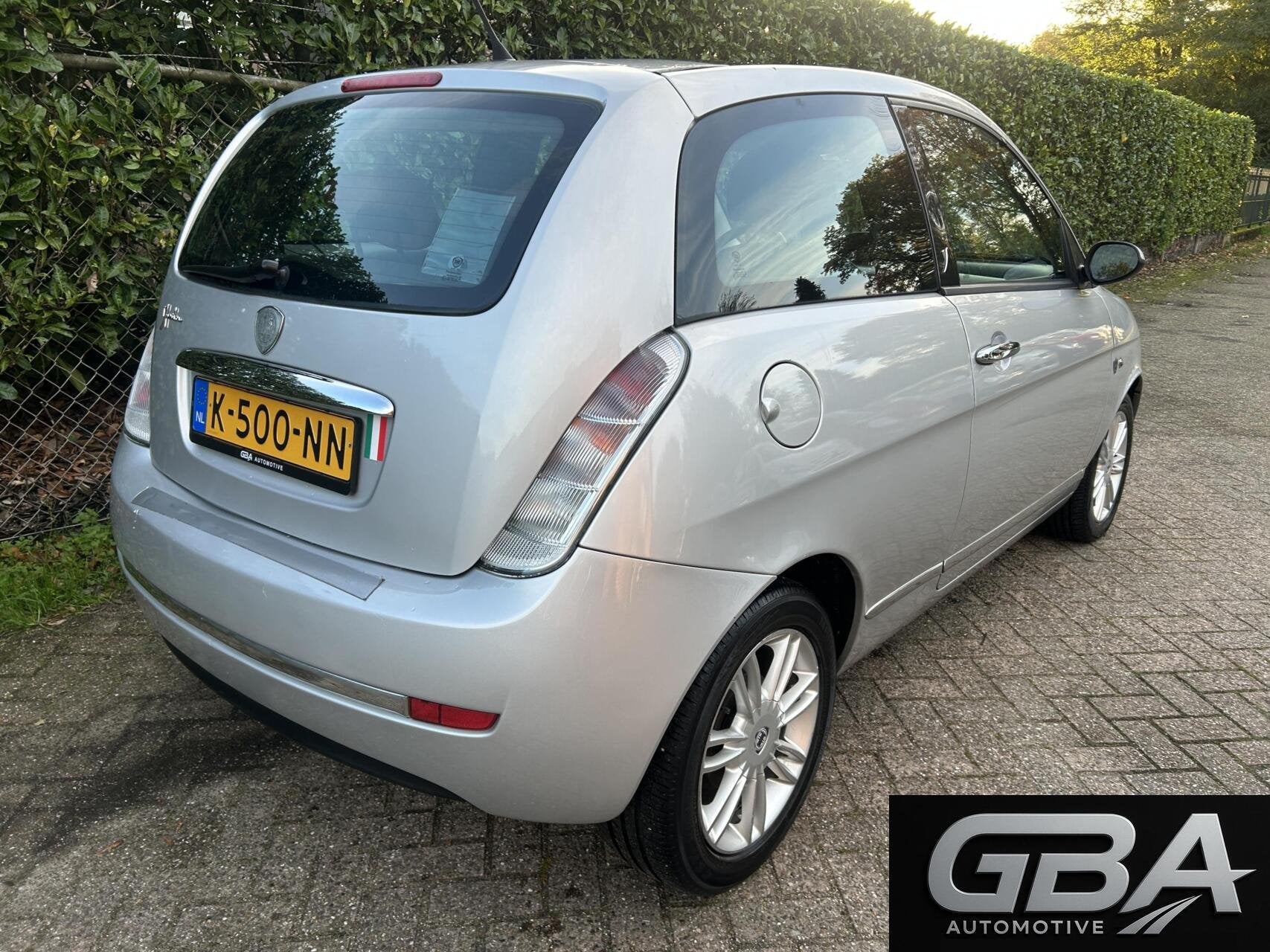 Lancia Ypsilon 1.4-16V Platino AUTOMAAT Leder Panoramadak, Auto's, Voorwielaandrijving, 970 kg, 400 kg, Leder