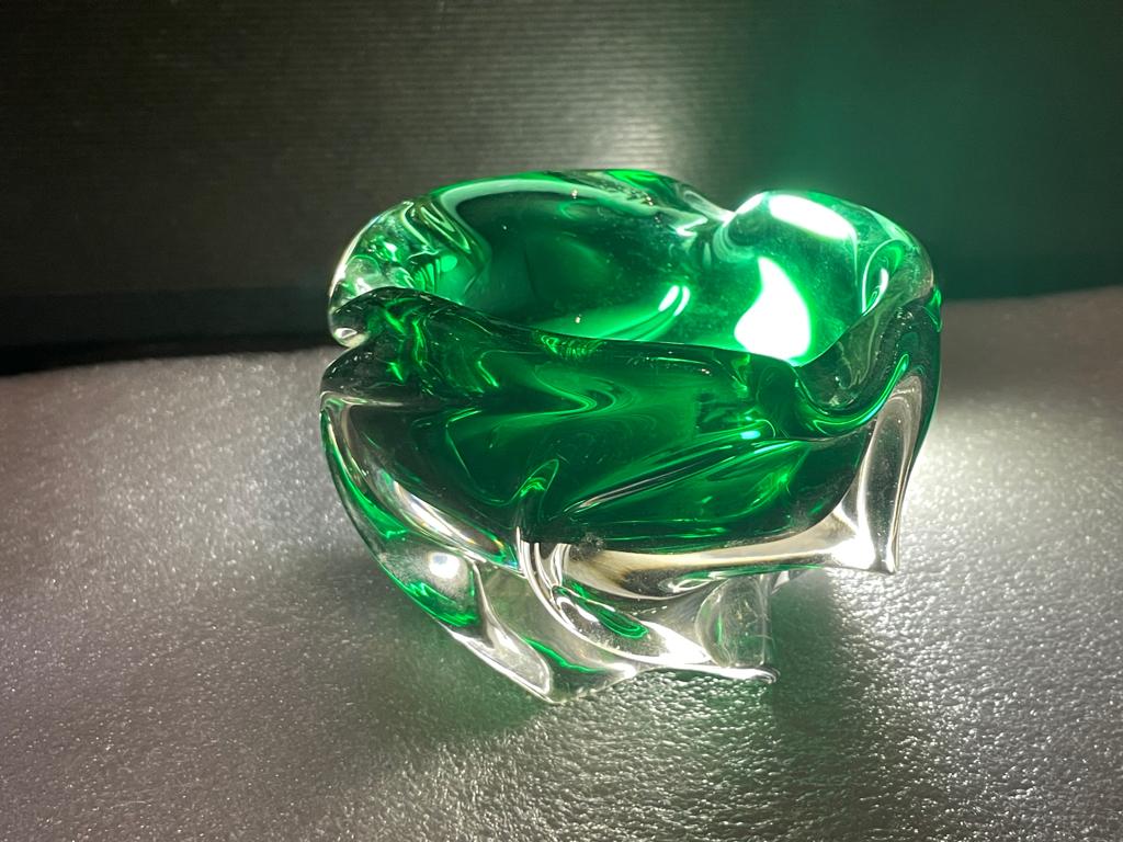 Jaren 60 glaswerk: Asbak van Josef Hospodka (groen), Antiek en Kunst, Antiek | Glas en Kristal, Ophalen of Verzenden