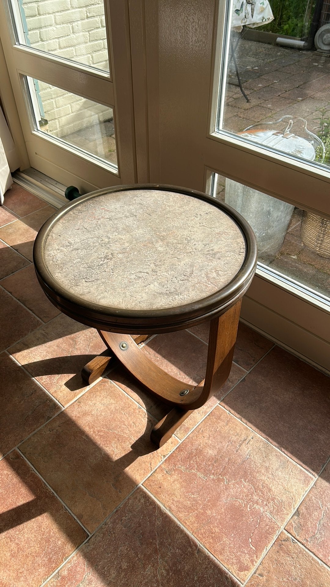Bijzettafel met linoleum blad, Ophalen