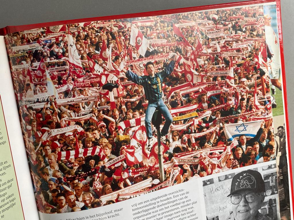 voetbal boek, Boeken, Ophalen of Verzenden, Zo goed als nieuw, Balsport