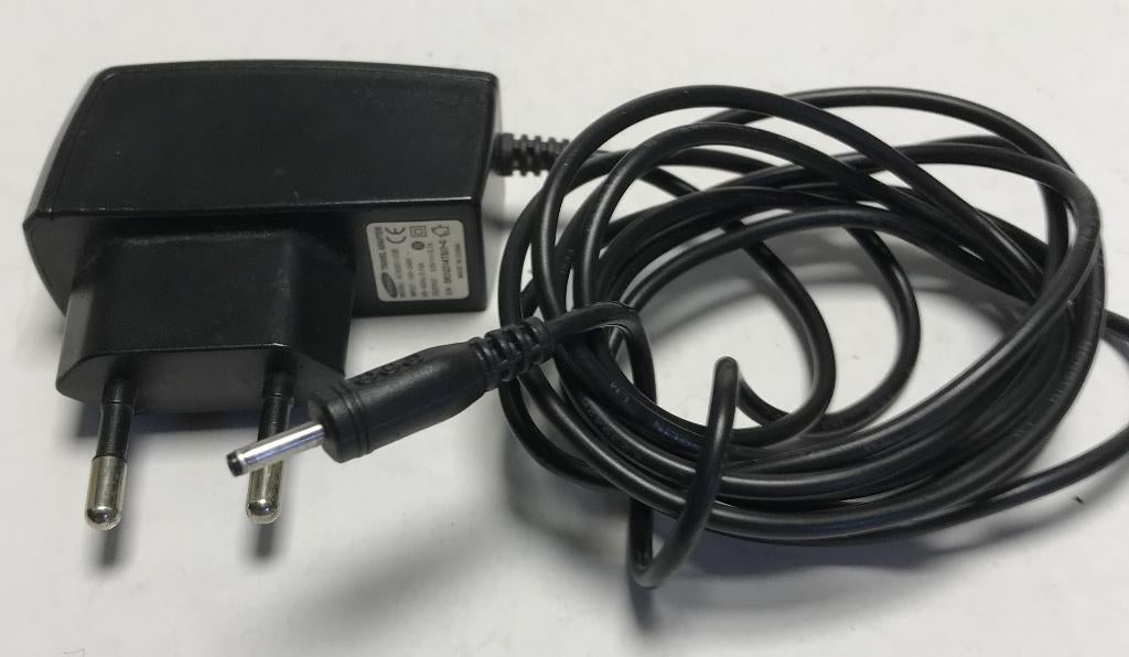 Samsung adapter ATADD11EBE - 5 Volt - 0,7 A. {4505}, Ophalen of Verzenden, Gebruikt