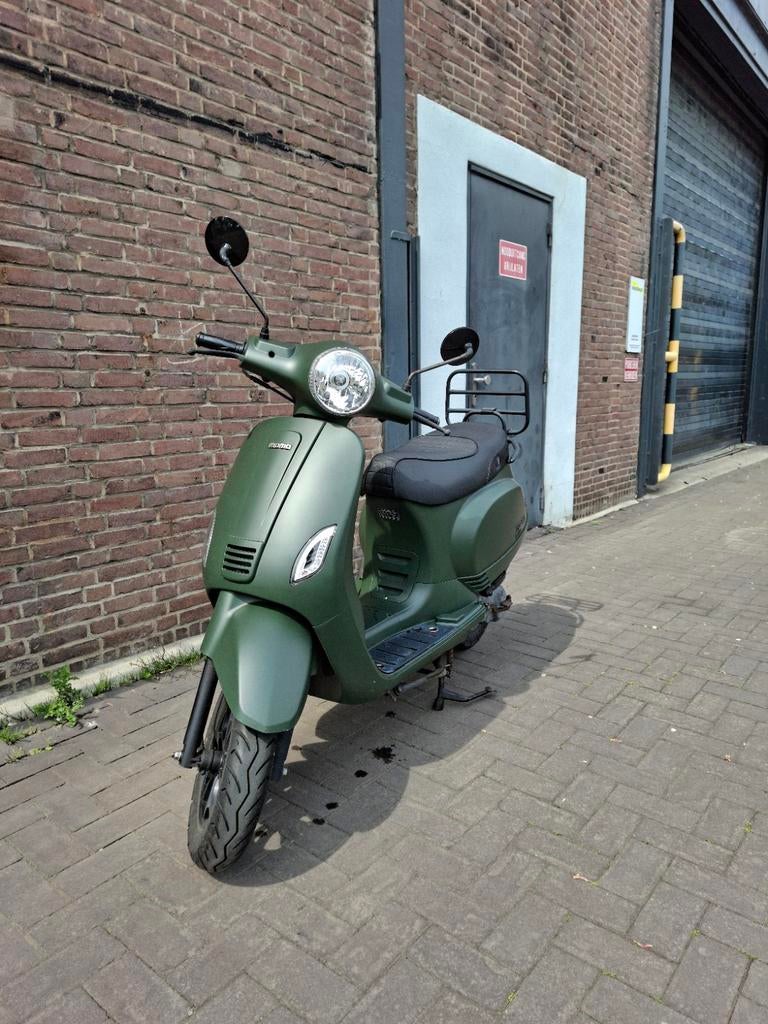 Momo Morino Scooter uit 2021, Fietsen en Brommers, Snorfietsen en Snorscooters, Gebruikt, Benzine, Ophalen, Overige merken