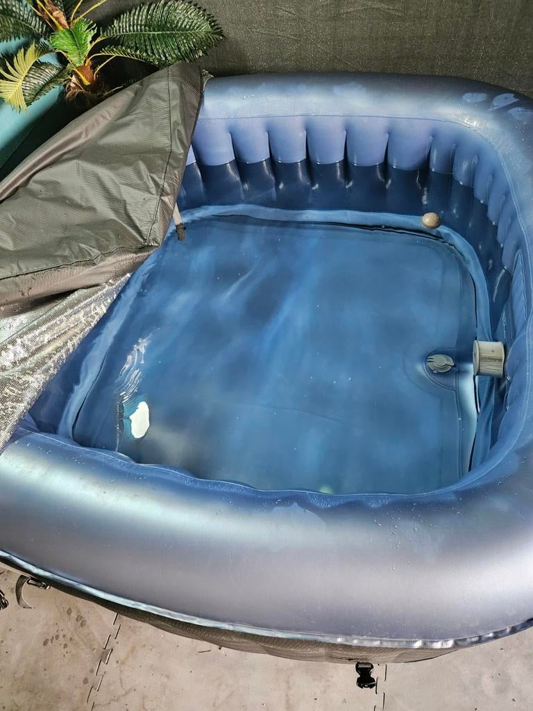 MSpa opblaasbare jacuzzi met bubbels en verwarming, Ophalen, Gebruikt, Filter, Opblaasbaar