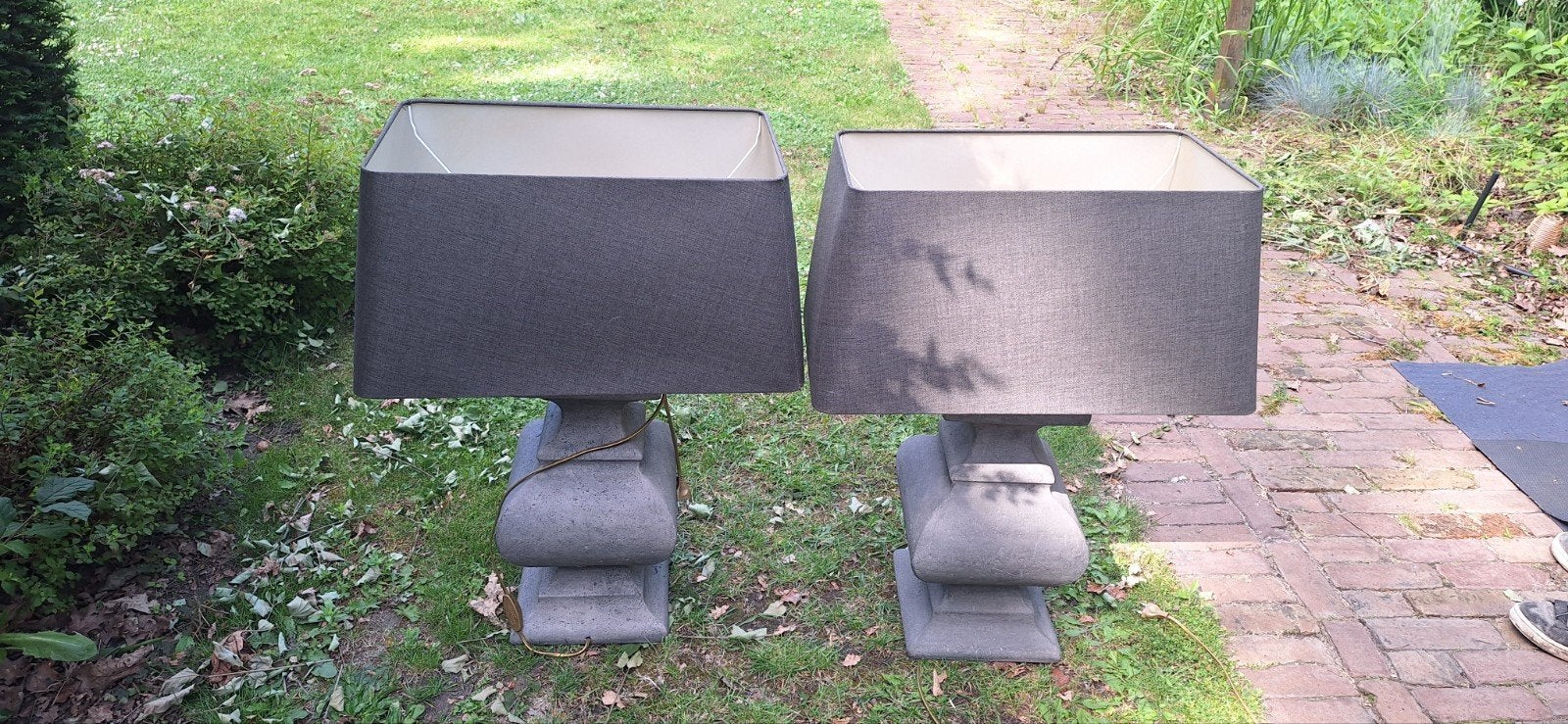 2 Grote Lampen met Betonlook Voeten, Ophalen, Gebruikt