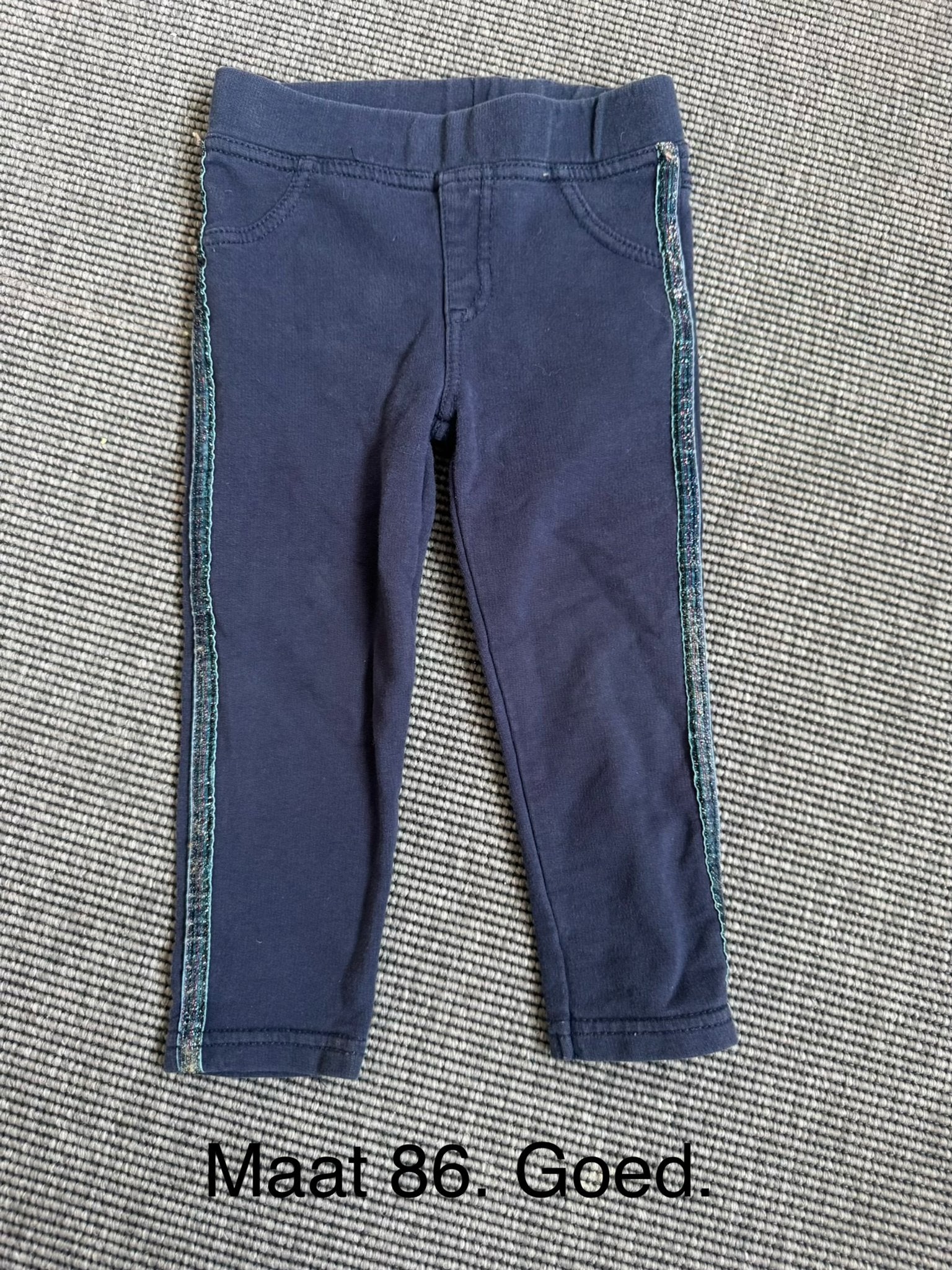 Donkerblauwe broek maat 86 met glitterstreep, Kinderen en Baby's, Ophalen of Verzenden, Gebruikt, Meisje, Broekje