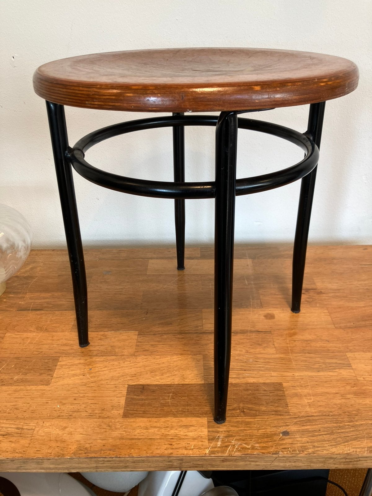 Vintage kruk. Stevig model 45 cm hoog, Ophalen of Verzenden, Zo goed als nieuw, Hout