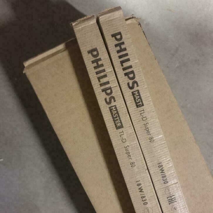 doos met 25 NIEUWE  TL buizen lampen philips18 watt kleur 83, Ophalen, Nieuw