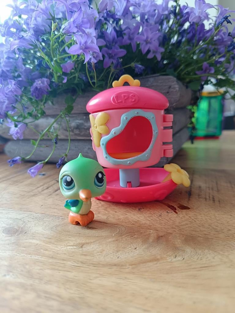 Littlest Petshop Hummingbird 208 met huisje, Ophalen of Verzenden, Gebruikt