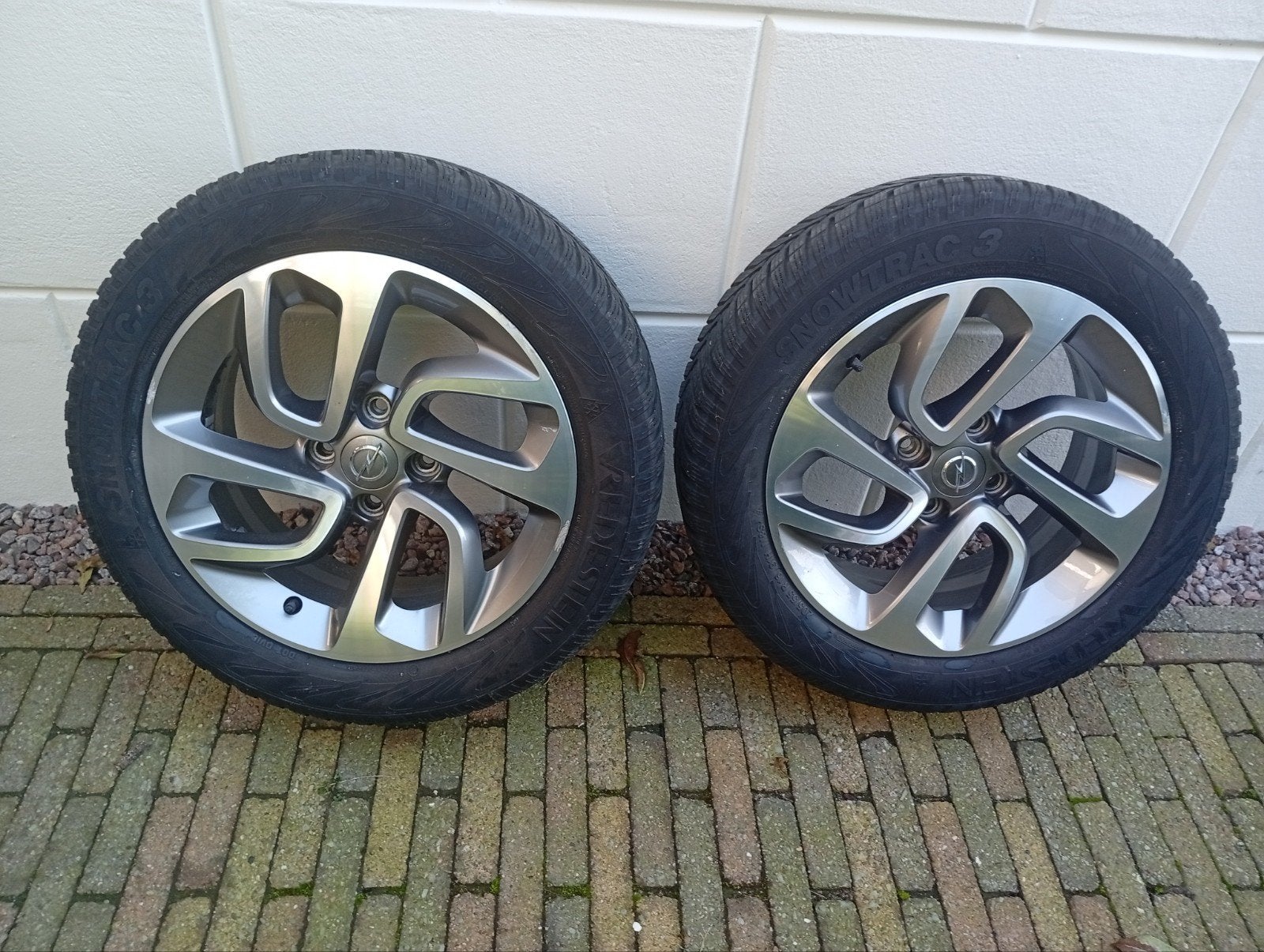 Opel winterset 205-55/16 Vredestein Snowtrack 3, 5 mm, 16 inch, Banden en Velgen, Personenwagen, Gebruikt