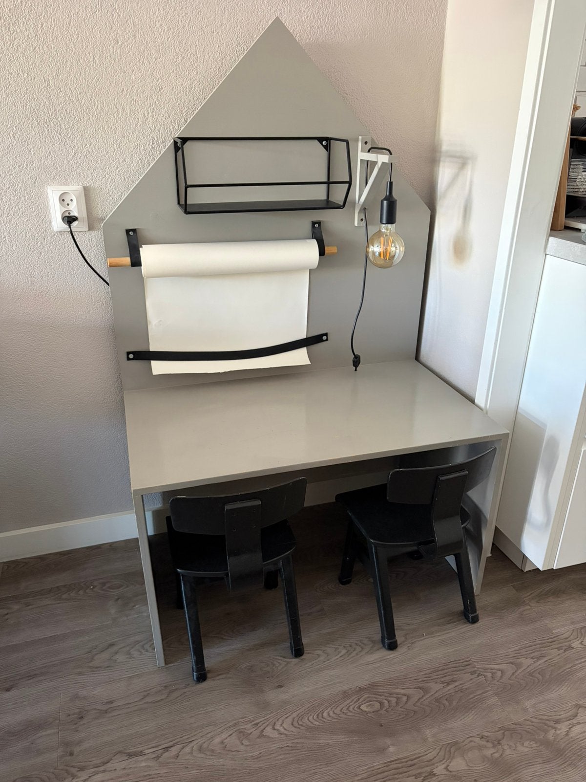 Peuter-/kleuter bureau huisje excl. stoeltjes, Ophalen, Gebruikt, Tafel(s)