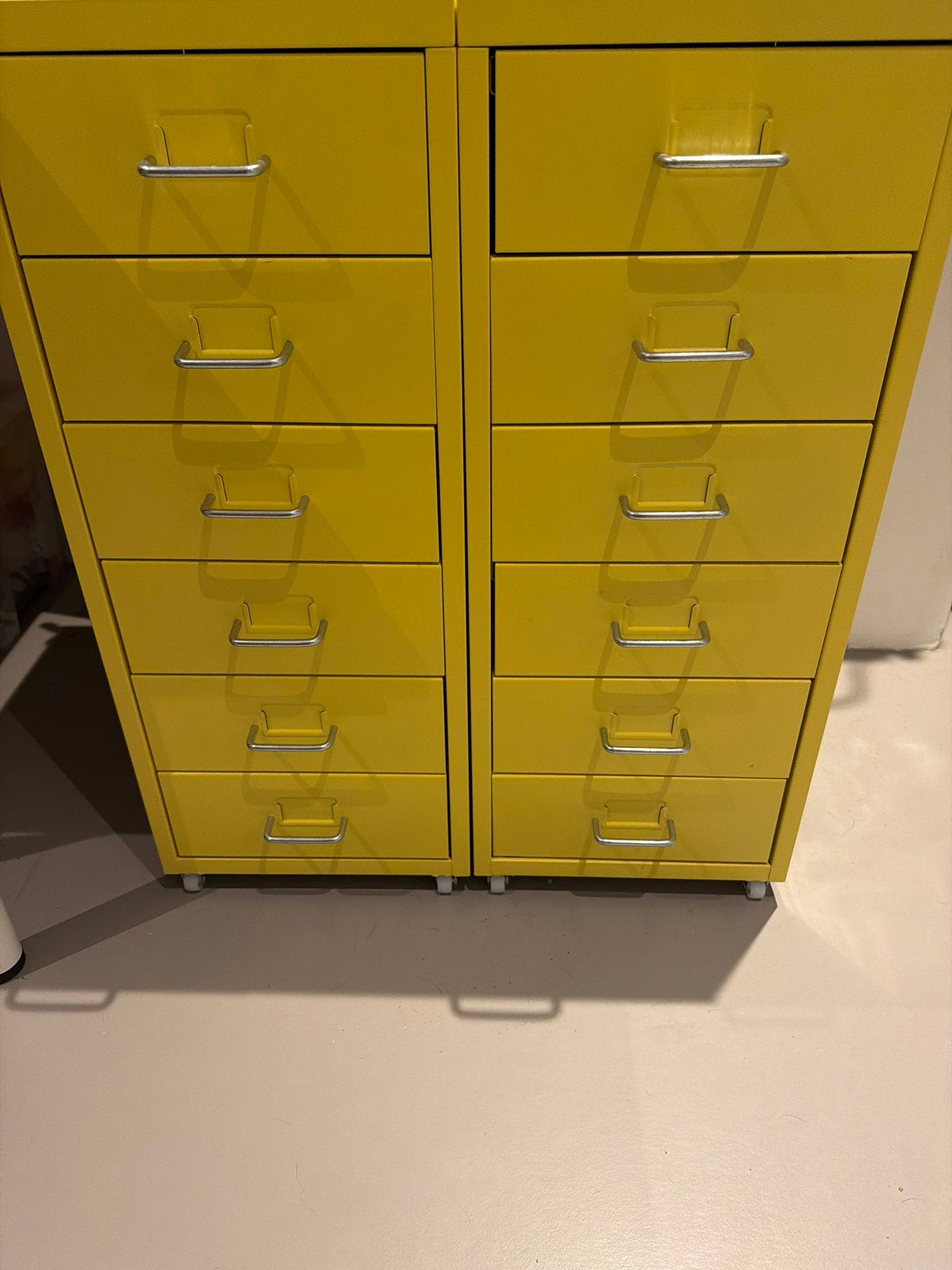 2x metalen ladekastje voor onder bureau - geel, Huis en Inrichting, Ophalen, Minder dan 50 cm, 5 laden of meer, Zo goed als nieuw