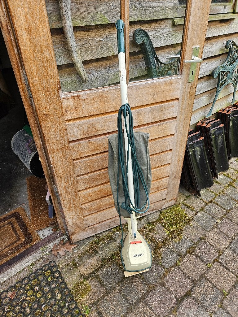 Vintage Vorwerk stofzuiger, Ophalen