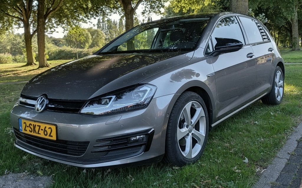 Volkswagen Golf 1.6 TDI 81KW 5D Blue Motion 2013 Grijs, Auto's, Voorwielaandrijving, Skiluik, Zwart, 4 cilinders