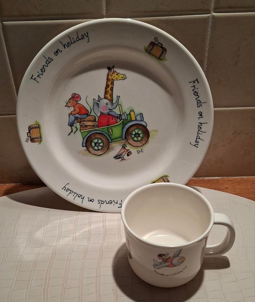 Douwe Egberts bord en beker kunststof  'Friends on Holiday', Ophalen of Verzenden, Gebruikt