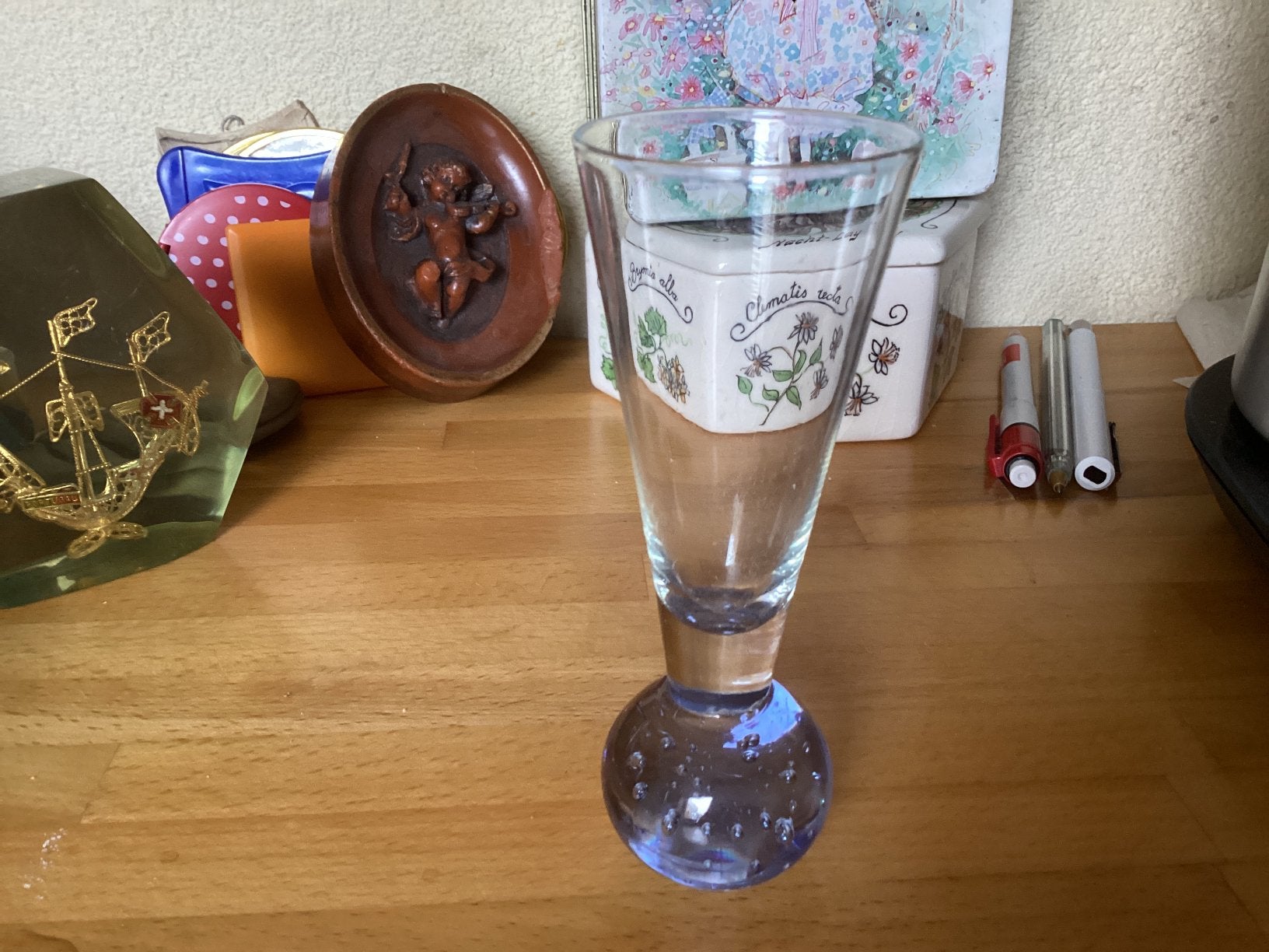 Leerdam …. Spijkerglas Vaasje hoog 11.5 cm, Antiek en Kunst, Ophalen of Verzenden