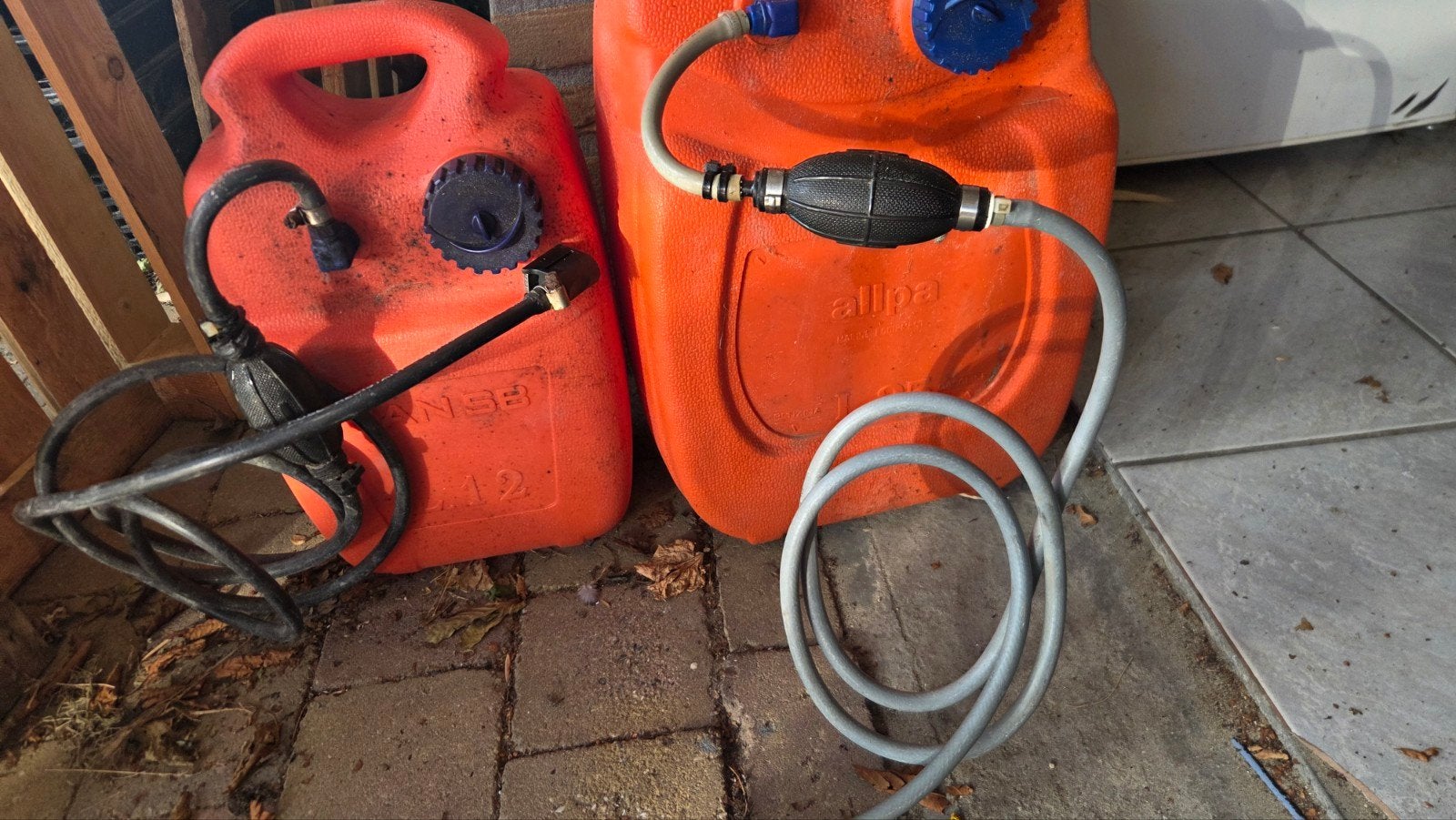 Brandstoftanks voor buitenboordmotoren (12L & 25L), Watersport en Boten, Ophalen