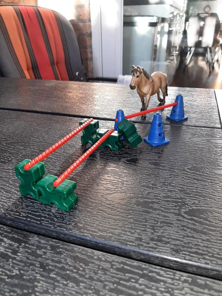 Schleich paard met hindernissen speelset, Ophalen of Verzenden, Zo goed als nieuw, Jongen of Meisje