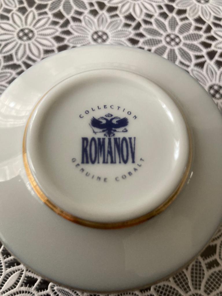 4 koffie kopjes met schotels, Ophalen, Zo goed als nieuw, Overige stijlen, Kop(pen) en/of Schotel(s)