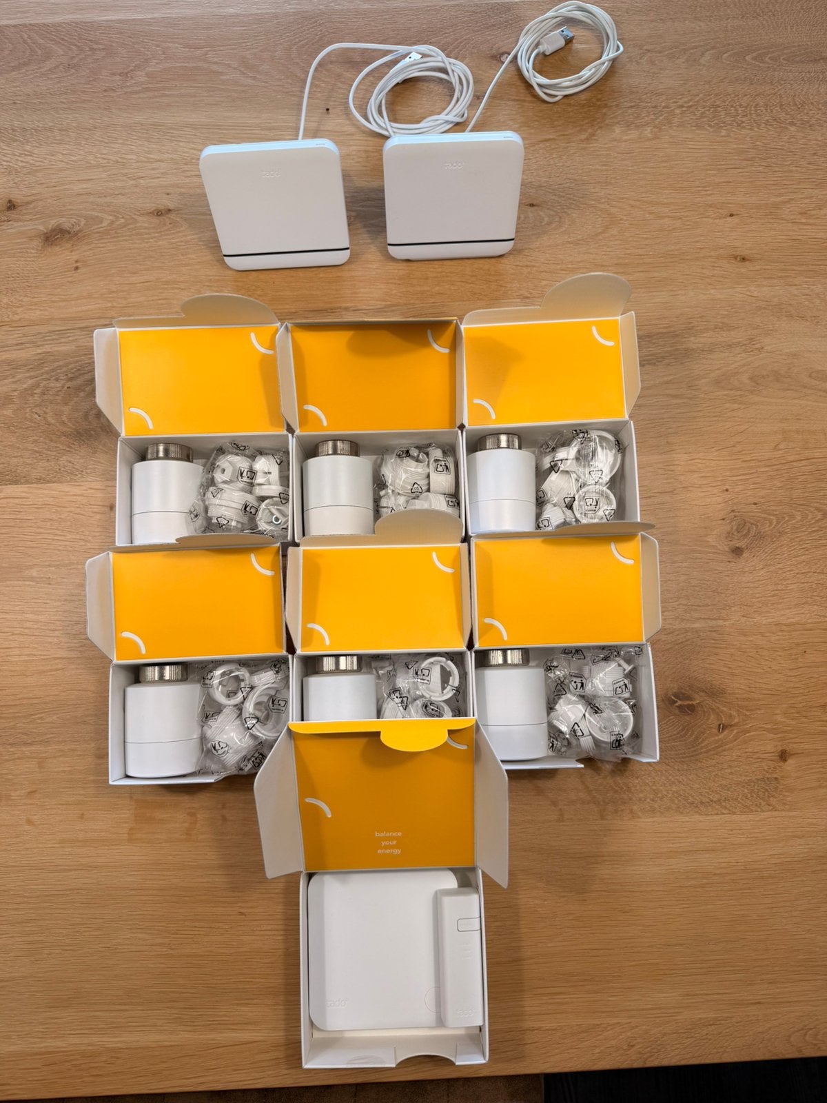 Tado V3+ Starterset: Thermostaat, Bridge, 6 Kranen, 2 Airco, Ophalen of Verzenden, Slimme thermostaat, Zo goed als nieuw