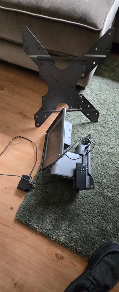 Smart TV muurbeugel met afstandsbediening, Audio, Tv en Foto, Televisies, Overige merken, Gebruikt, 50 Hz, Ophalen of Verzenden