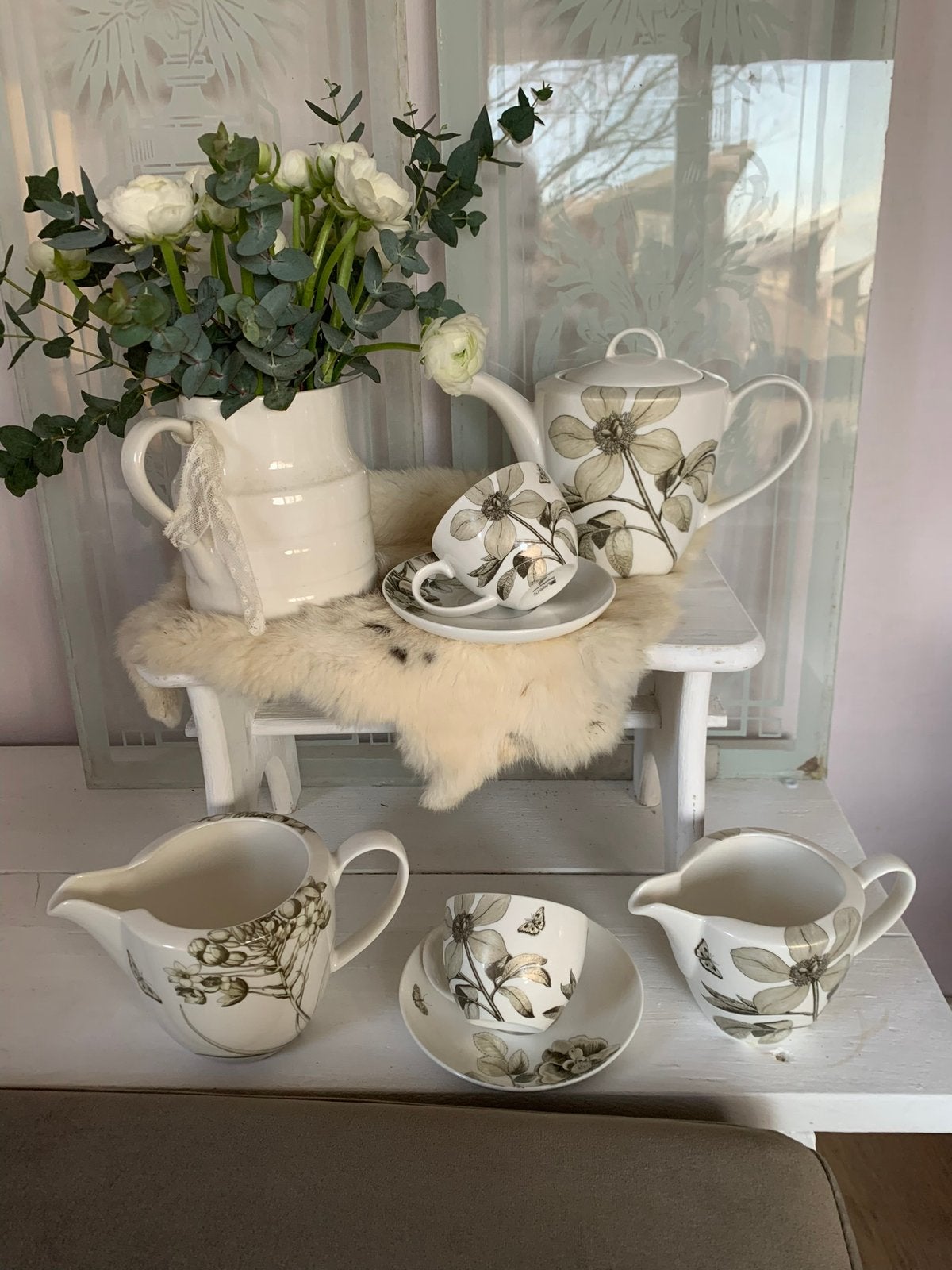 Sanderson Etching  Roses thee servies 2/6 pers nieuw, Verzamelen, Ophalen, Zo goed als nieuw, Porselein, Compleet servies