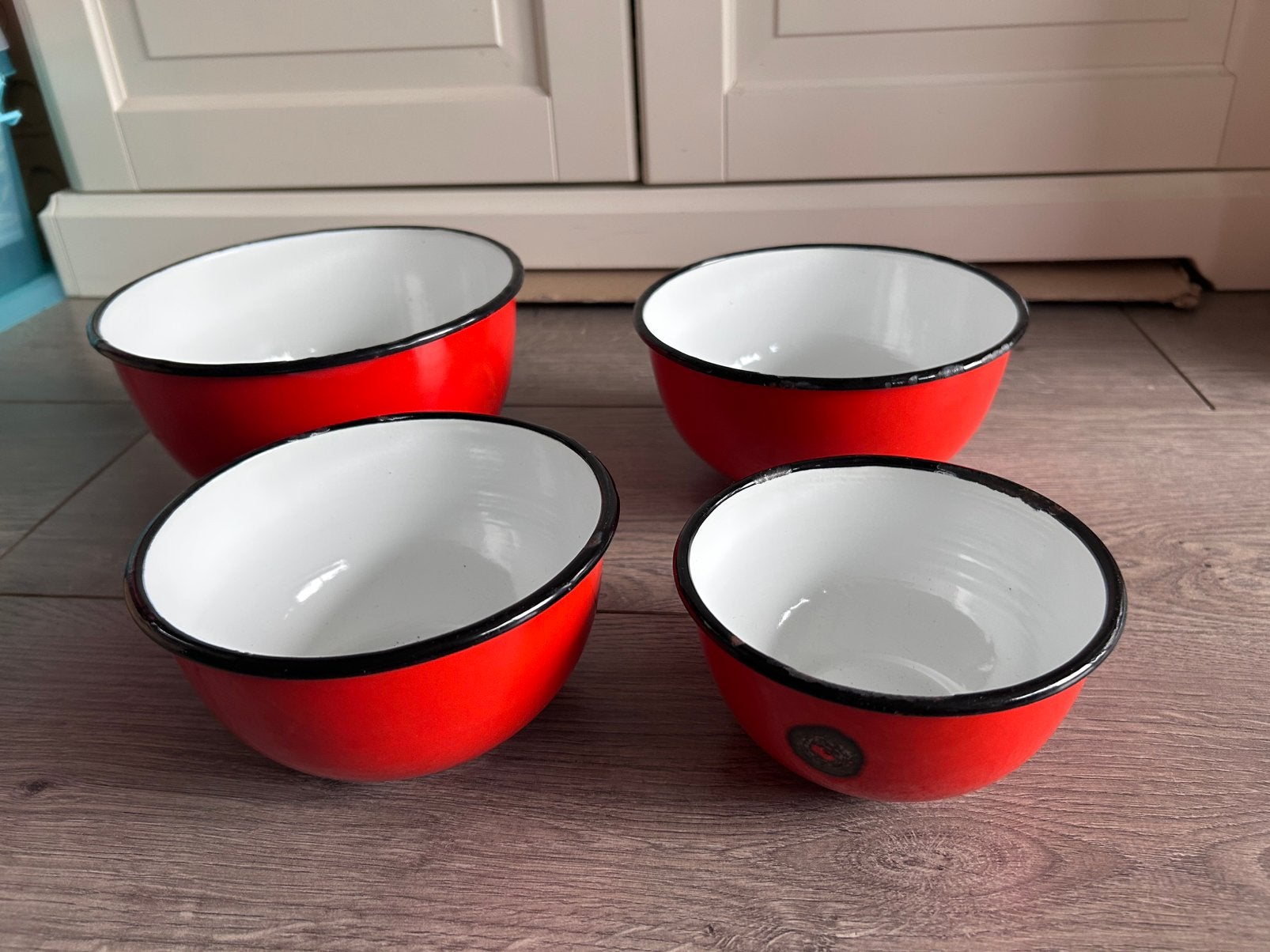 Set van 4 vintage rode retro emaille kommen/schalen, Ophalen of Verzenden