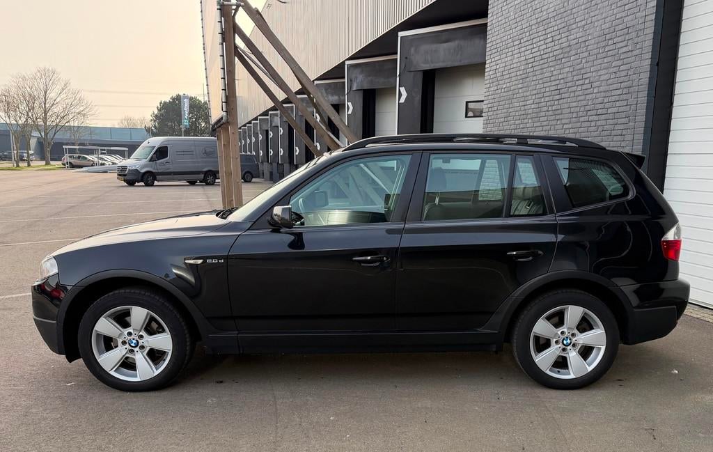 BMW X3 2.0d PANORAMADAK/LEDER/AUTO/MEMORY/VOLO-H, Automaat, 15 km/l, Zwart, 2000 kg