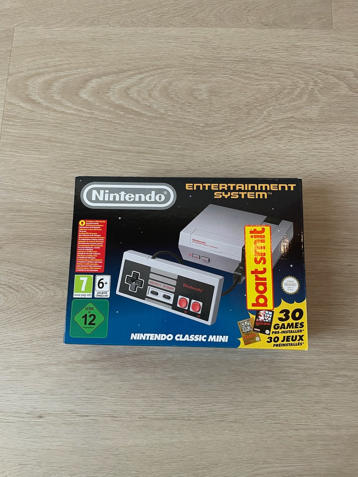 Nintendo Classic Mini NES met 2 controllers en 30 games, Spelcomputers en Games, Ophalen of Verzenden, Zo goed als nieuw, Met 2 controllers