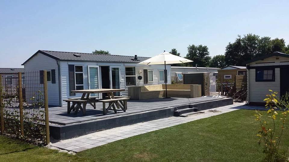 Te huur Stacaravan 100m van strand Makkum, Vakantie, Vakantiehuizen | Nederland, 2 slaapkamers, Recreatiepark, Friesland, Chalet, Bungalow of Caravan