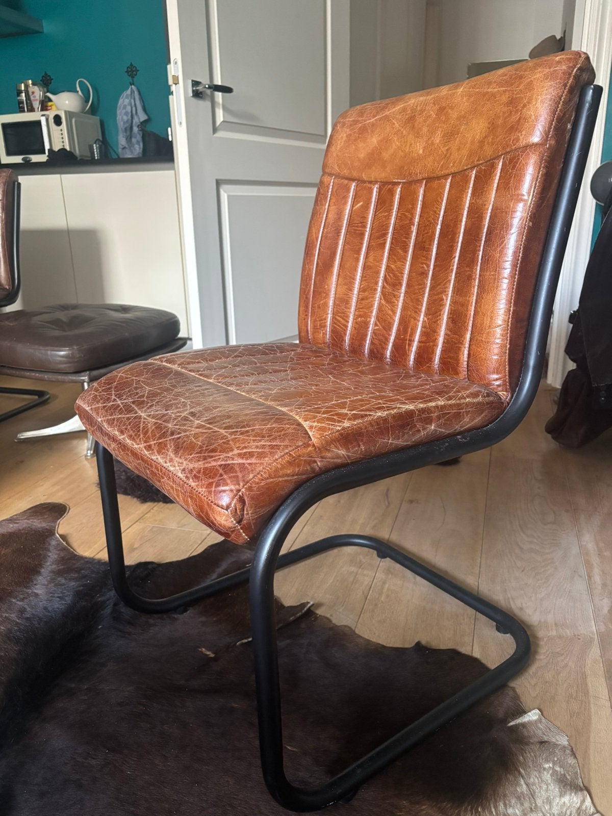 -EXCLUSIVE- industrial leather cantilever dining chairs, Ophalen, Bruin, Zo goed als nieuw, Vier