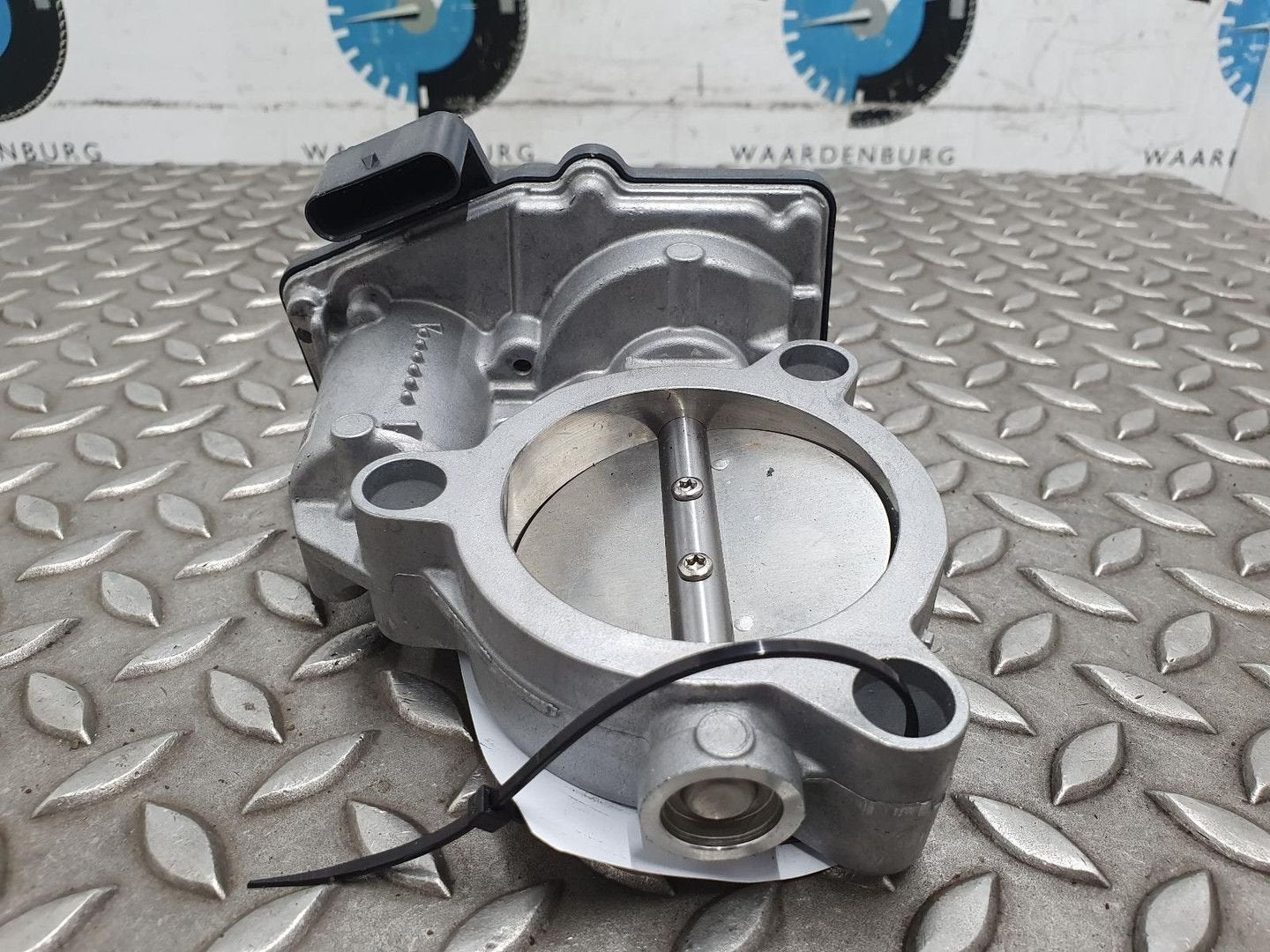 BMW 3 SERIES GASKLEPHUIS 13547619008 2024, Ophalen of Verzenden, Gebruikt, Stiba lid