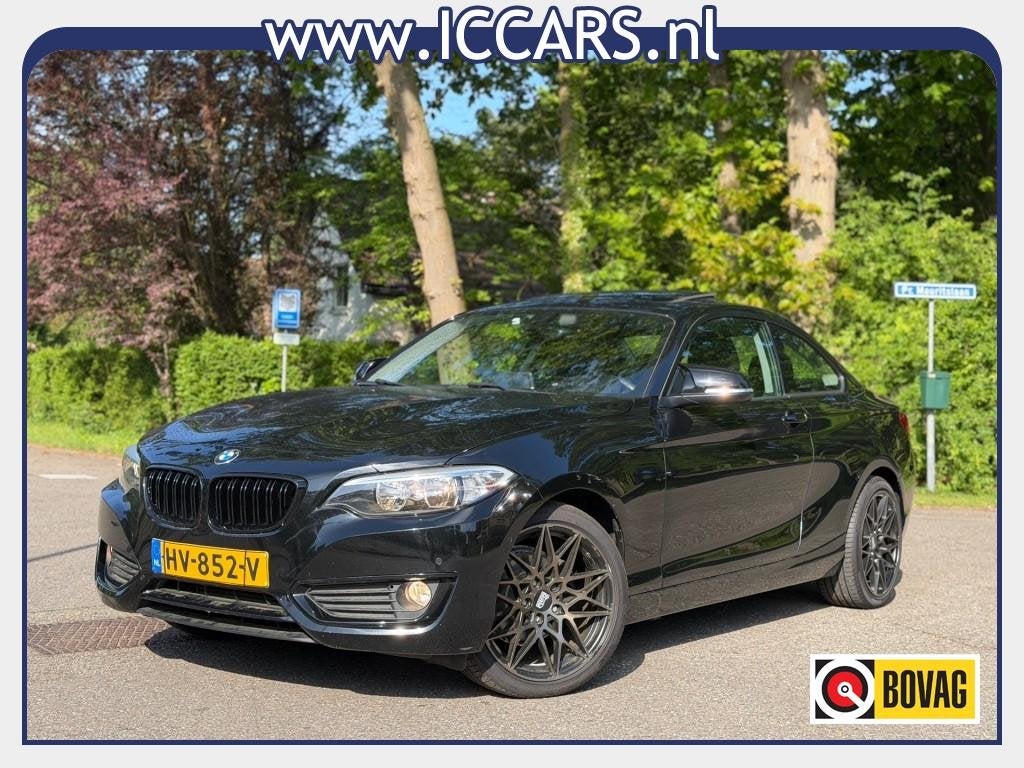 Bmw 2-SERIE 218I Coupe ESSENTIAL - Schuifdak - 2016 !!!, Auto's, BMW, Gebruikt, 4 stoelen, Zwart, Origineel Nederlands
